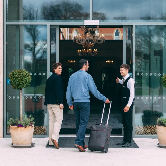 main-reception-greeting guests going into hotel